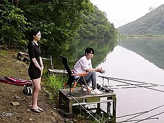 Camping Village Wife: Film Korea Terbaik